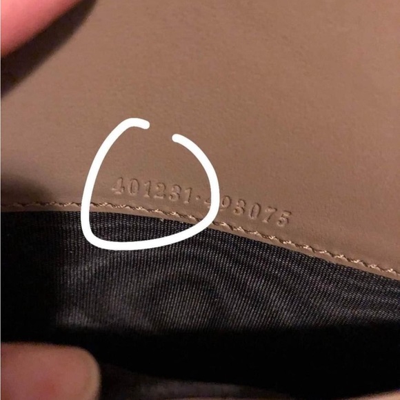 Look brand new mini bag. Just use it 1 one - Picture 6 of 9